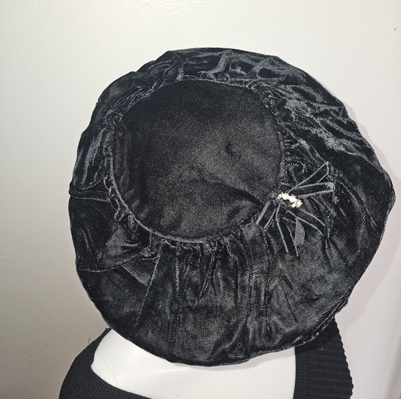 Women's Hat - Picture 5 of 15